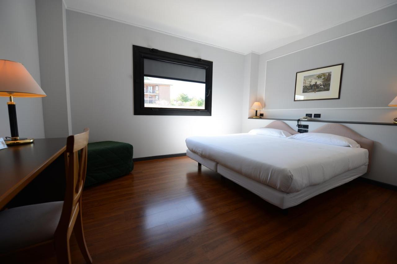 Hotel Mamiani & Relaxing Spa Urbino Quarto foto